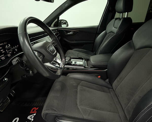 Белый Ауди SQ7, объемом двигателя 4 л и пробегом 62 тыс. км за 67500 $, фото 24 на Automoto.ua