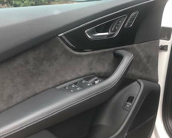 Белый Ауди SQ7, объемом двигателя 3.96 л и пробегом 133 тыс. км за 83500 $, фото 10 на Automoto.ua