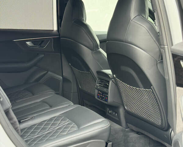 Белый Ауди SQ7, объемом двигателя 4 л и пробегом 49 тыс. км за 77500 $, фото 16 на Automoto.ua