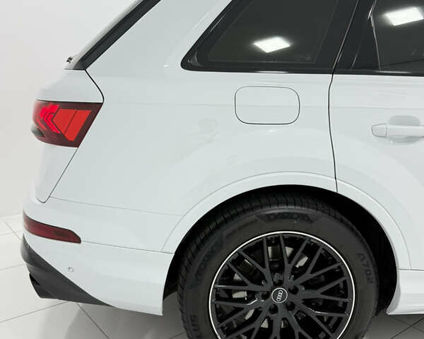 Белый Ауди SQ7, объемом двигателя 4 л и пробегом 62 тыс. км за 67500 $, фото 12 на Automoto.ua