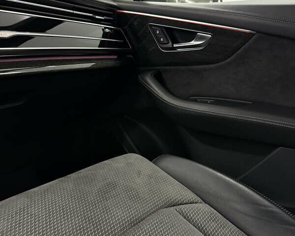 Белый Ауди SQ7, объемом двигателя 4 л и пробегом 62 тыс. км за 67500 $, фото 29 на Automoto.ua