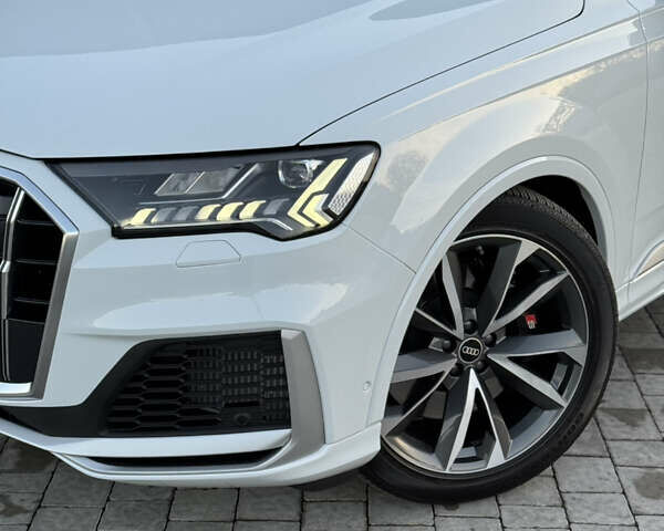Белый Ауди SQ7, объемом двигателя 4 л и пробегом 49 тыс. км за 77500 $, фото 3 на Automoto.ua