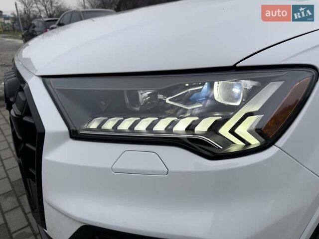 Белый Ауди SQ7, объемом двигателя 4 л и пробегом 53 тыс. км за 67890 $, фото 7 на Automoto.ua