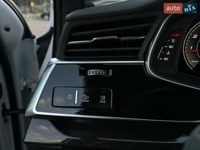 Білий Ауді SQ7, об'ємом двигуна 4 л та пробігом 1 тис. км за 113500 $, фото 36 на Automoto.ua