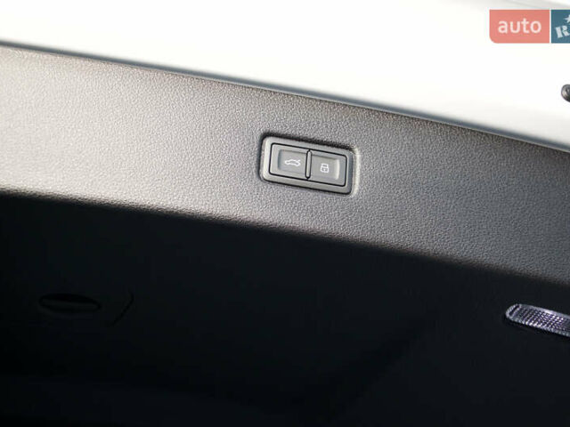 Белый Ауди SQ7, объемом двигателя 4 л и пробегом 1 тыс. км за 129999 $, фото 49 на Automoto.ua