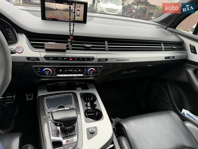 Чорний Ауді SQ7, об'ємом двигуна 3.96 л та пробігом 236 тис. км за 47800 $, фото 12 на Automoto.ua