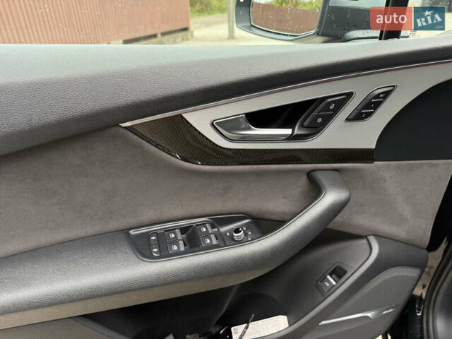 Чорний Ауді SQ7, об'ємом двигуна 3.96 л та пробігом 236 тис. км за 47800 $, фото 8 на Automoto.ua