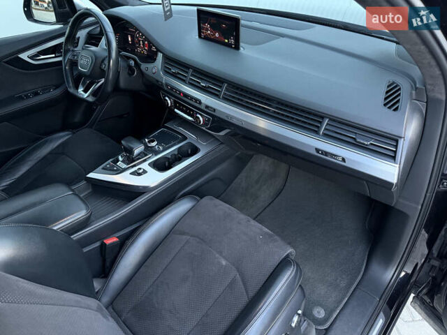 Черный Ауди SQ7, объемом двигателя 3.96 л и пробегом 343 тыс. км за 35500 $, фото 29 на Automoto.ua