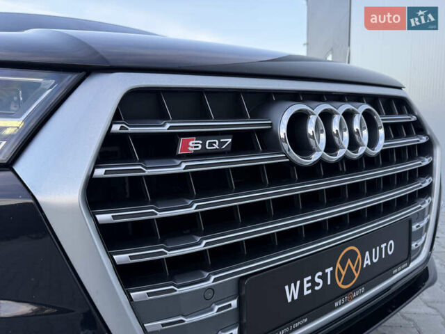 Черный Ауди SQ7, объемом двигателя 3.96 л и пробегом 343 тыс. км за 35500 $, фото 6 на Automoto.ua