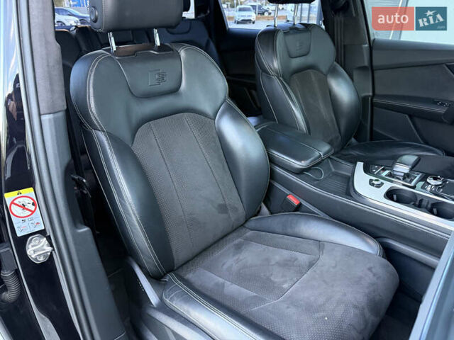 Черный Ауди SQ7, объемом двигателя 3.96 л и пробегом 343 тыс. км за 35500 $, фото 31 на Automoto.ua