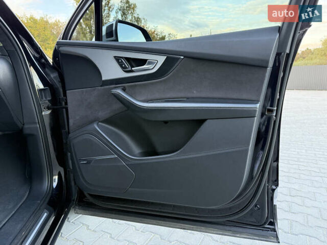 Черный Ауди SQ7, объемом двигателя 3.96 л и пробегом 343 тыс. км за 35500 $, фото 40 на Automoto.ua