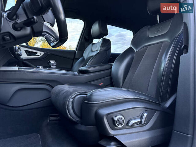 Черный Ауди SQ7, объемом двигателя 3.96 л и пробегом 343 тыс. км за 35500 $, фото 12 на Automoto.ua