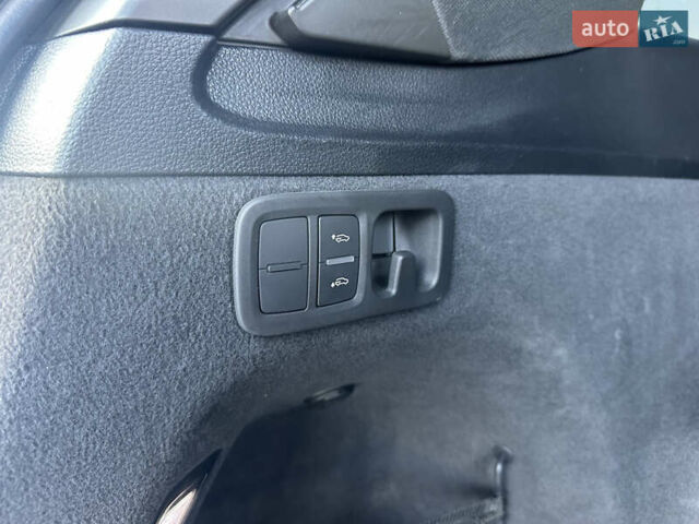 Чорний Ауді SQ7, об'ємом двигуна 4 л та пробігом 170 тис. км за 53000 $, фото 32 на Automoto.ua
