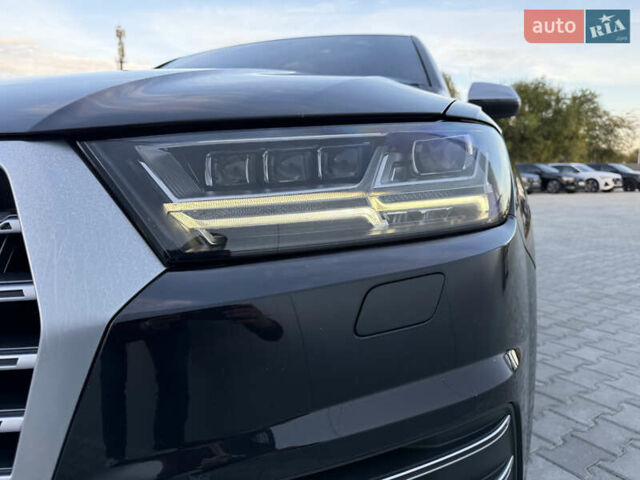 Черный Ауди SQ7, объемом двигателя 3.96 л и пробегом 343 тыс. км за 35500 $, фото 7 на Automoto.ua