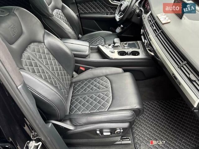 Черный Ауди SQ7, объемом двигателя 3.96 л и пробегом 157 тыс. км за 49900 $, фото 98 на Automoto.ua