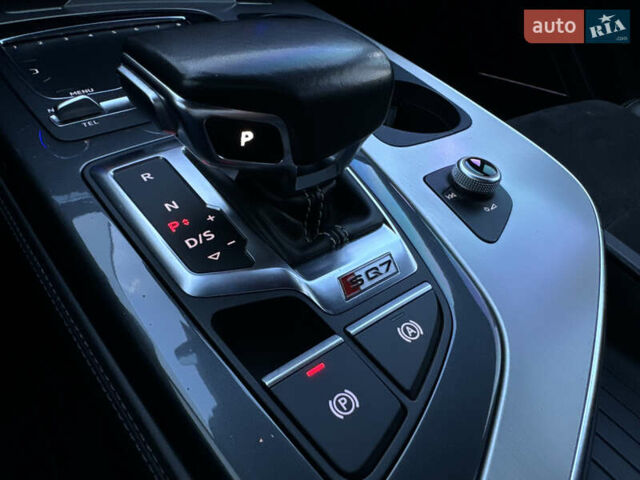 Черный Ауди SQ7, объемом двигателя 3.96 л и пробегом 343 тыс. км за 35500 $, фото 20 на Automoto.ua