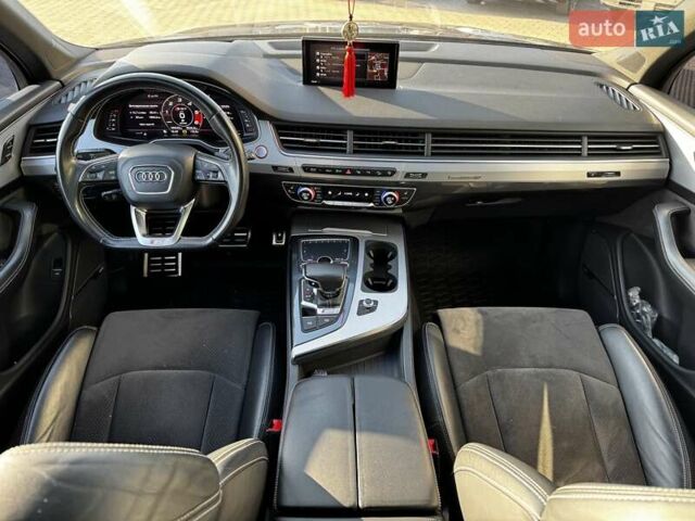 Чорний Ауді SQ7, об'ємом двигуна 3.96 л та пробігом 184 тис. км за 45900 $, фото 23 на Automoto.ua