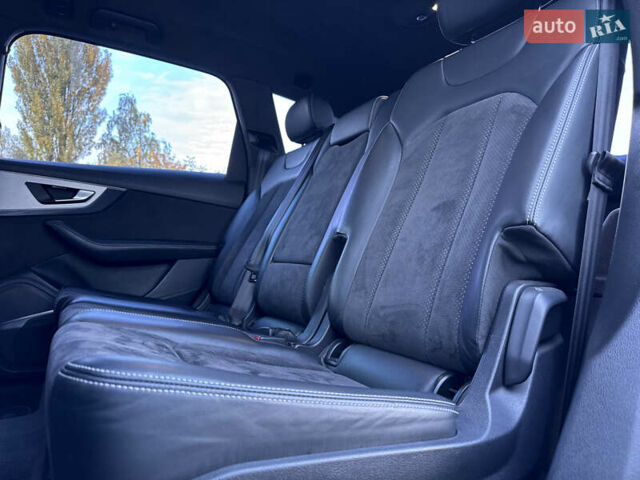 Черный Ауди SQ7, объемом двигателя 3.96 л и пробегом 343 тыс. км за 35500 $, фото 22 на Automoto.ua