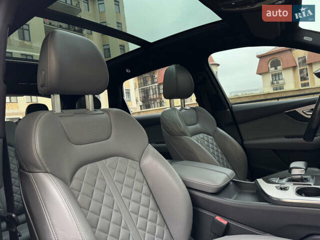 Чорний Ауді SQ7, об'ємом двигуна 3.96 л та пробігом 110 тис. км за 58400 $, фото 53 на Automoto.ua