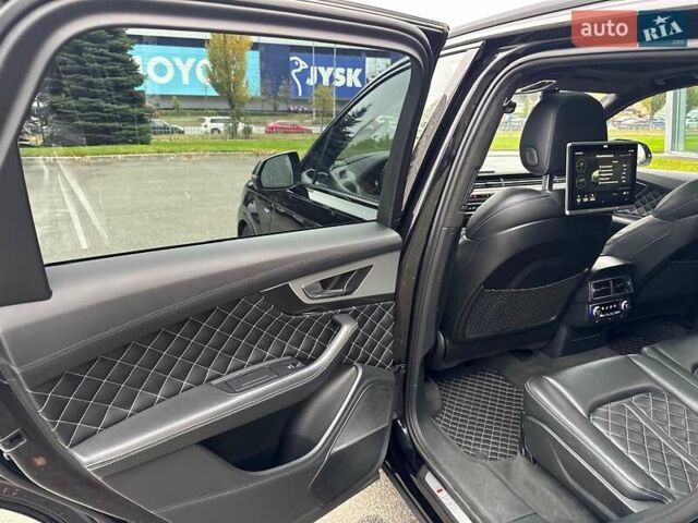 Черный Ауди SQ7, объемом двигателя 3.96 л и пробегом 157 тыс. км за 49900 $, фото 86 на Automoto.ua