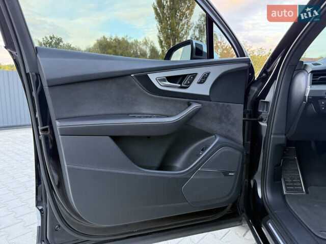 Черный Ауди SQ7, объемом двигателя 3.96 л и пробегом 343 тыс. км за 35500 $, фото 37 на Automoto.ua