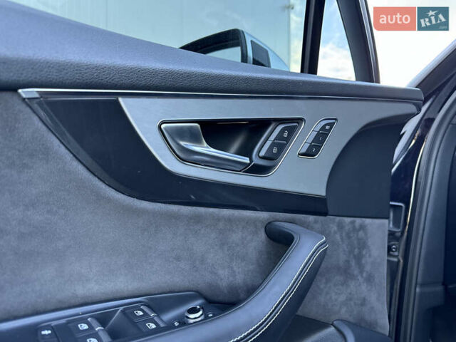 Черный Ауди SQ7, объемом двигателя 3.96 л и пробегом 343 тыс. км за 35500 $, фото 14 на Automoto.ua