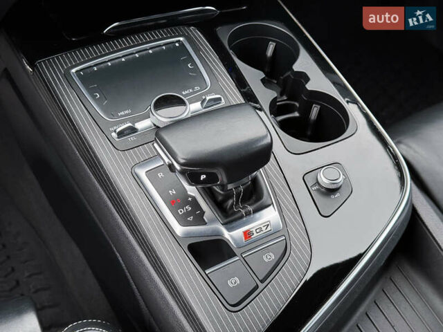 Чорний Ауді SQ7, об'ємом двигуна 3.96 л та пробігом 163 тис. км за 62000 $, фото 38 на Automoto.ua