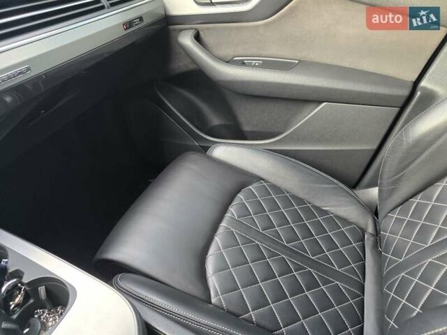Чорний Ауді SQ7, об'ємом двигуна 3.96 л та пробігом 260 тис. км за 47000 $, фото 71 на Automoto.ua