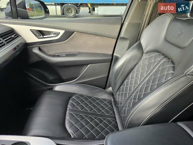 Чорний Ауді SQ7, об'ємом двигуна 3.96 л та пробігом 260 тис. км за 47000 $, фото 73 на Automoto.ua
