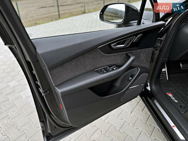 Чорний Ауді SQ7, об'ємом двигуна 3.96 л та пробігом 163 тис. км за 62000 $, фото 49 на Automoto.ua