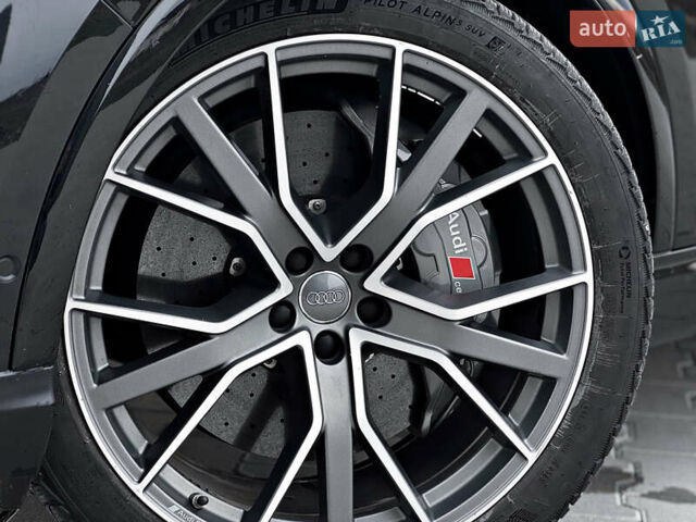 Чорний Ауді SQ7, об'ємом двигуна 3.96 л та пробігом 163 тис. км за 62000 $, фото 76 на Automoto.ua