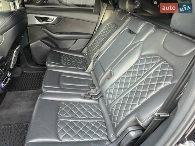 Чорний Ауді SQ7, об'ємом двигуна 3.96 л та пробігом 260 тис. км за 47000 $, фото 76 на Automoto.ua