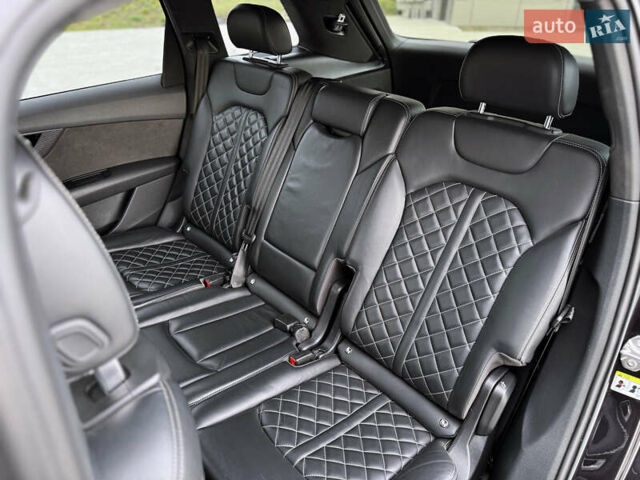 Чорний Ауді SQ7, об'ємом двигуна 3.96 л та пробігом 163 тис. км за 62000 $, фото 43 на Automoto.ua