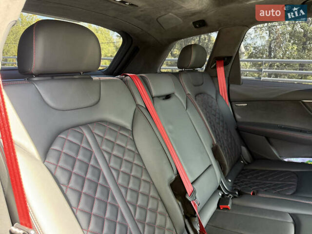 Черный Ауди SQ7, объемом двигателя 3.96 л и пробегом 105 тыс. км за 79999 $, фото 61 на Automoto.ua