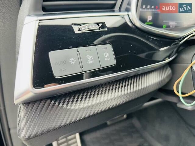 Черный Ауди SQ7, объемом двигателя 3.96 л и пробегом 185 тыс. км за 74950 $, фото 79 на Automoto.ua