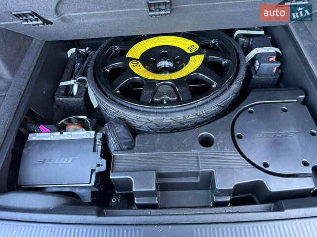 Чорний Ауді SQ7, об'ємом двигуна 3.96 л та пробігом 192 тис. км за 58500 $, фото 22 на Automoto.ua