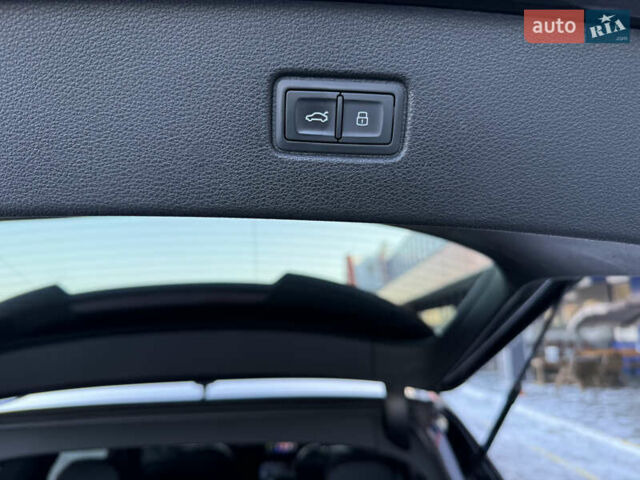 Чорний Ауді SQ7, об'ємом двигуна 3.96 л та пробігом 192 тис. км за 58500 $, фото 23 на Automoto.ua