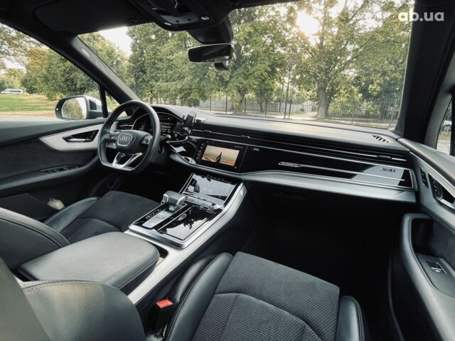 Чорний Ауді SQ7, об'ємом двигуна 4 л та пробігом 128 тис. км за 72000 $, фото 7 на Automoto.ua