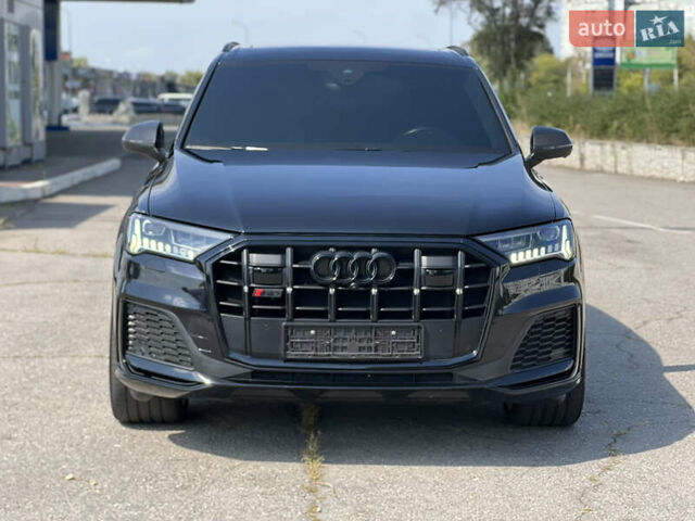 Черный Ауди SQ7, объемом двигателя 4 л и пробегом 48 тыс. км за 72500 $, фото 1 на Automoto.ua