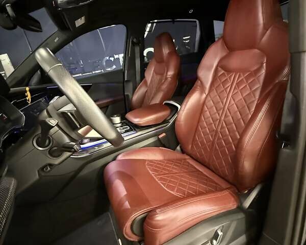 Чорний Ауді SQ7, об'ємом двигуна 4 л та пробігом 42 тис. км за 63999 $, фото 48 на Automoto.ua