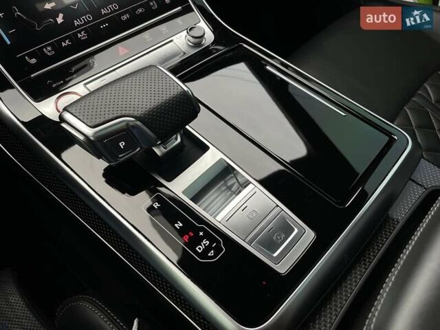 Чорний Ауді SQ7, об'ємом двигуна 3.96 л та пробігом 125 тис. км за 83500 $, фото 23 на Automoto.ua