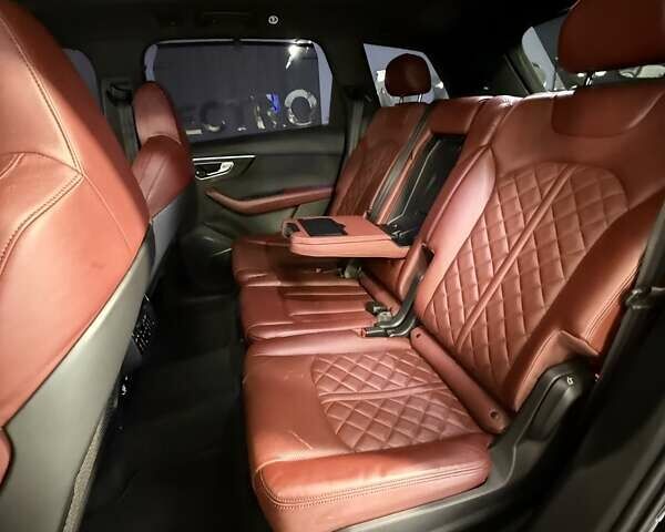 Чорний Ауді SQ7, об'ємом двигуна 4 л та пробігом 42 тис. км за 63999 $, фото 76 на Automoto.ua
