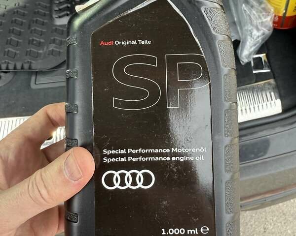 Чорний Ауді SQ7, об'ємом двигуна 4 л та пробігом 42 тис. км за 63999 $, фото 4 на Automoto.ua