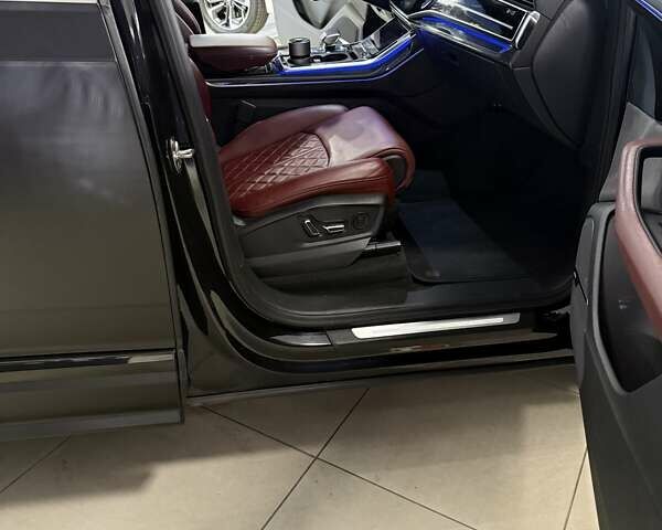 Чорний Ауді SQ7, об'ємом двигуна 4 л та пробігом 42 тис. км за 63999 $, фото 88 на Automoto.ua