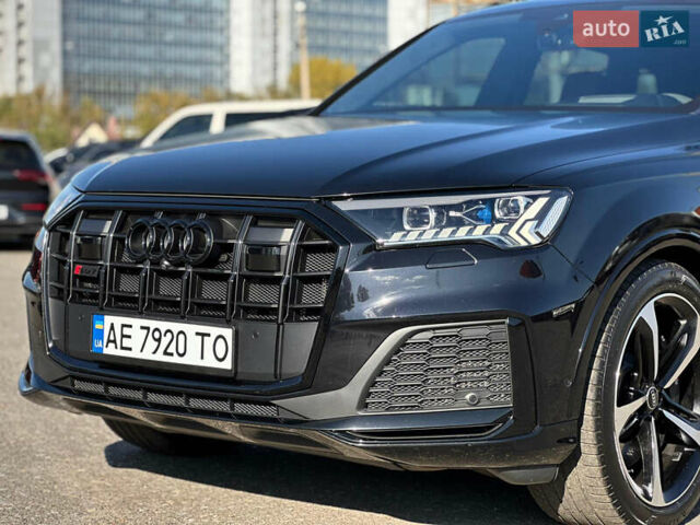 Черный Ауди SQ7, объемом двигателя 4 л и пробегом 83 тыс. км за 73800 $, фото 3 на Automoto.ua