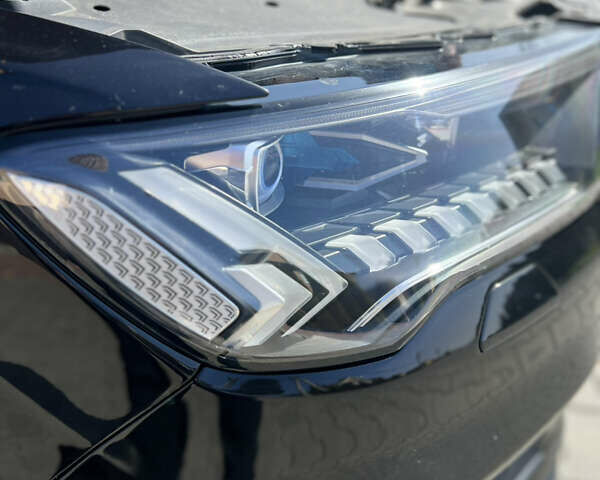 Чорний Ауді SQ7, об'ємом двигуна 4 л та пробігом 16 тис. км за 76099 $, фото 14 на Automoto.ua