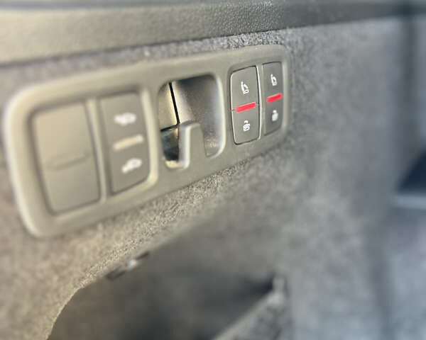 Чорний Ауді SQ7, об'ємом двигуна 4 л та пробігом 16 тис. км за 76099 $, фото 49 на Automoto.ua