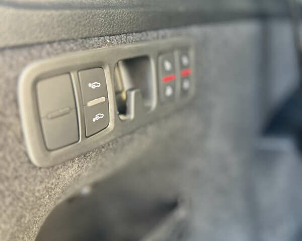 Чорний Ауді SQ7, об'ємом двигуна 4 л та пробігом 16 тис. км за 76099 $, фото 48 на Automoto.ua