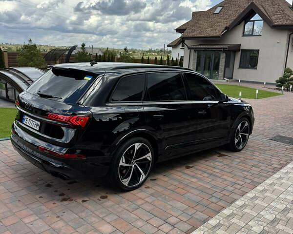 Черный Ауди SQ7, объемом двигателя 4 л и пробегом 81 тыс. км за 72500 $, фото 2 на Automoto.ua