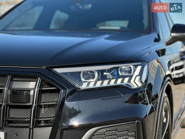 Черный Ауди SQ7, объемом двигателя 4 л и пробегом 83 тыс. км за 73800 $, фото 4 на Automoto.ua